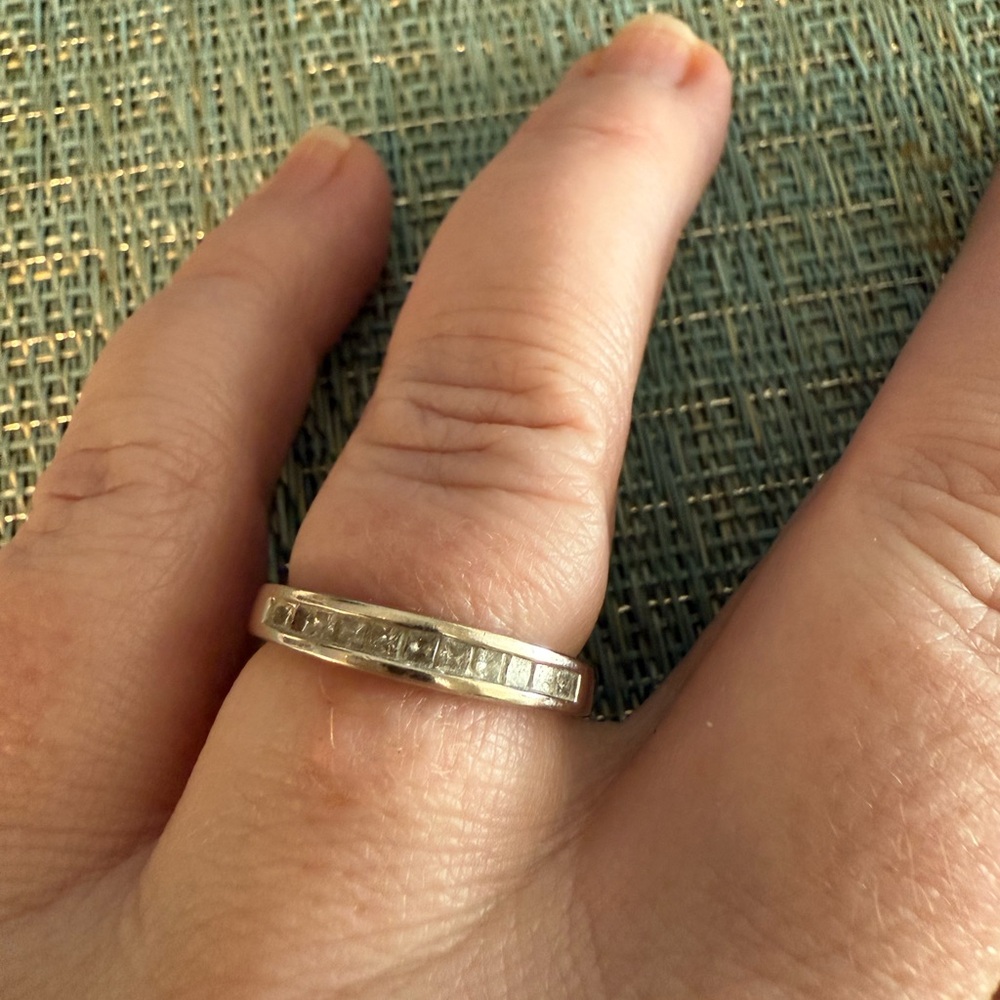 Elegant Silver Band Ring